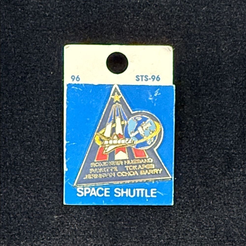Vintage NASA Space Shuttle Commemorative Pin